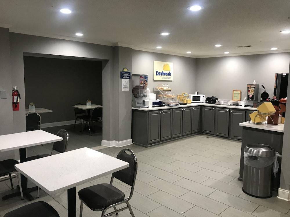 Days Inn & Suites By Wyndham Collierville Germantown Area Екстериор снимка