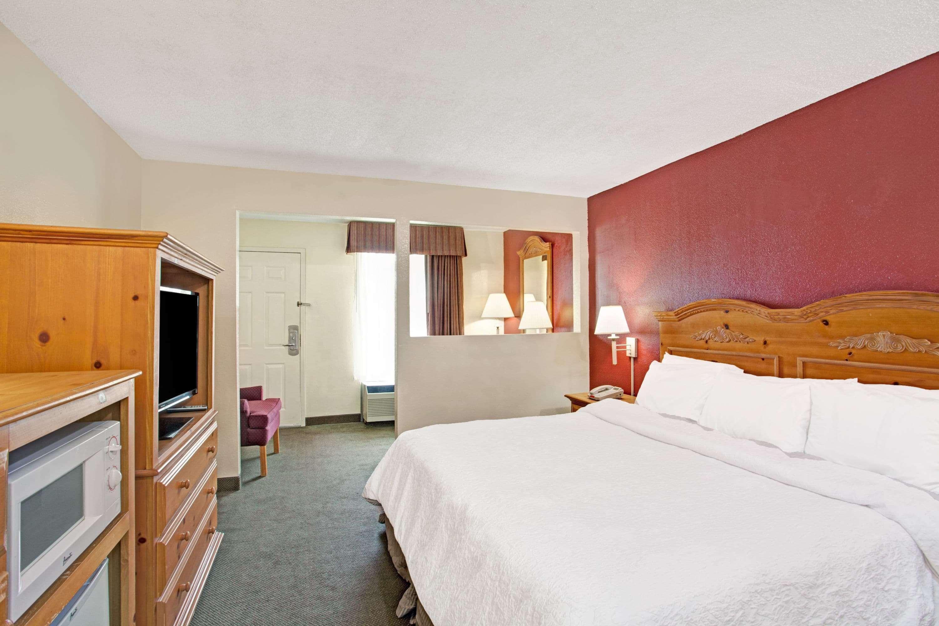 Days Inn & Suites By Wyndham Collierville Germantown Area Екстериор снимка