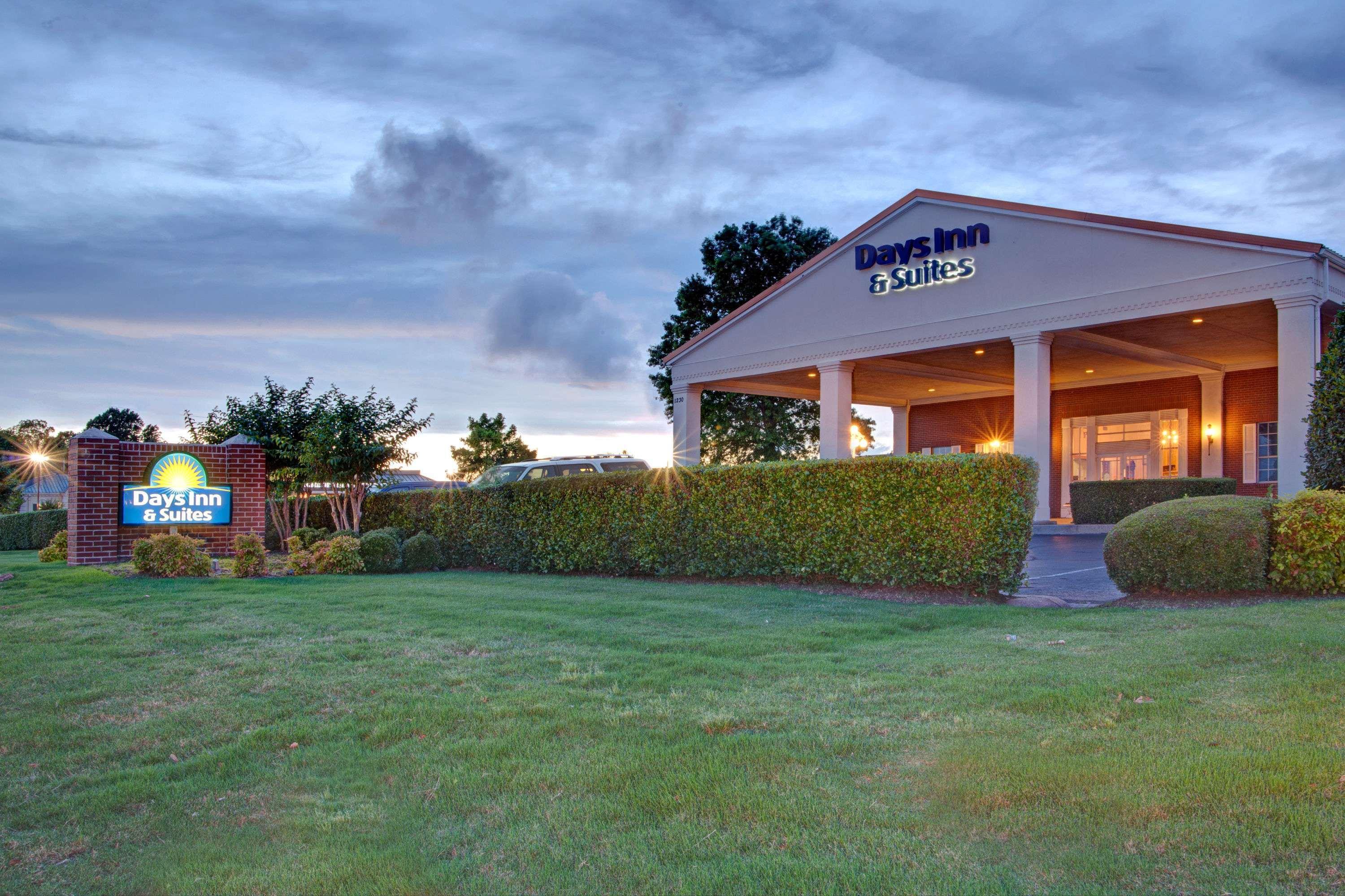 Days Inn & Suites By Wyndham Collierville Germantown Area Екстериор снимка