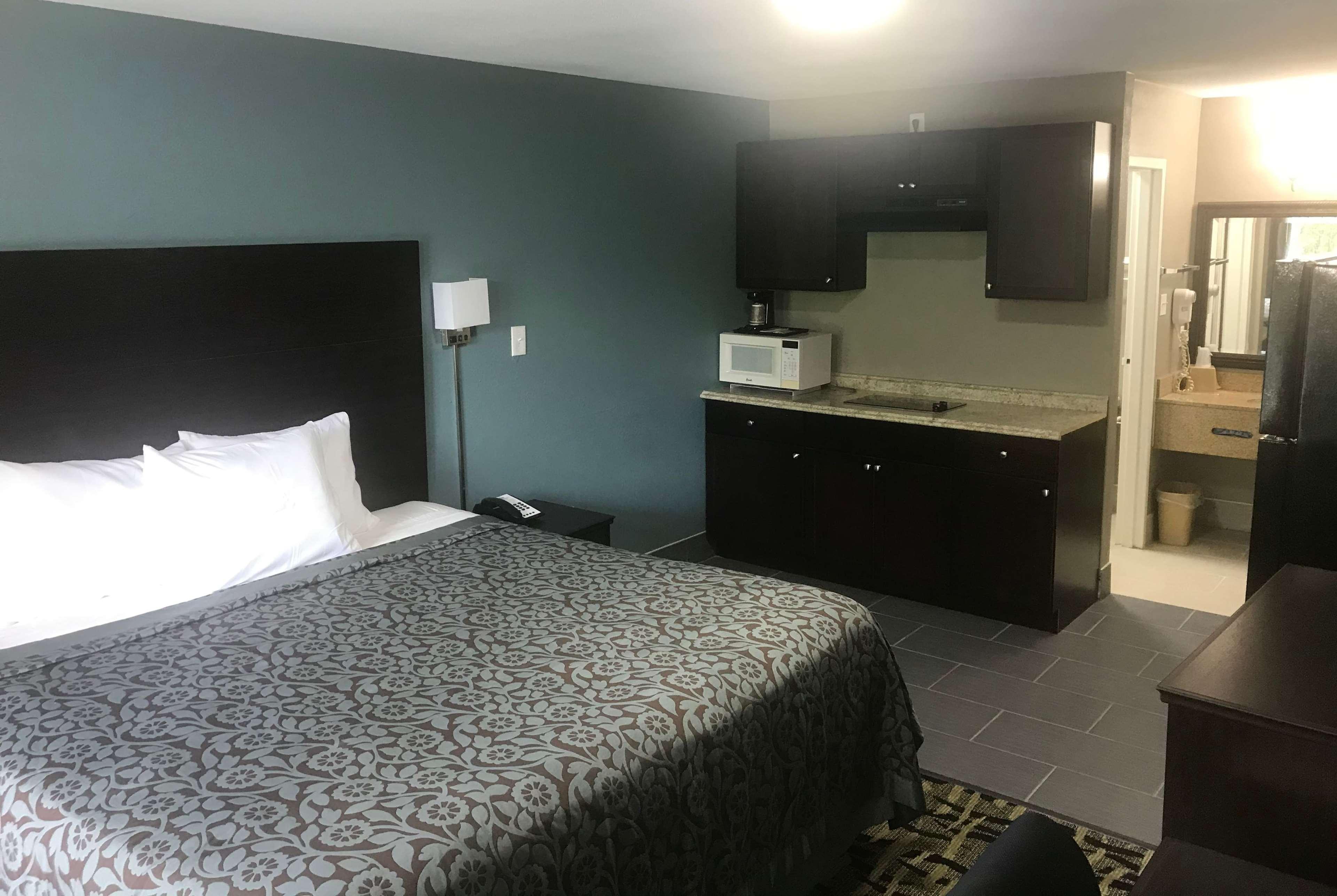 Days Inn & Suites By Wyndham Collierville Germantown Area Екстериор снимка